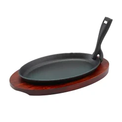 Gusseiserne Servierpfanne mit Holz-Untersetzer - 25x16cm